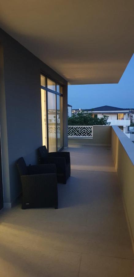 Papillon Apartment #6 Dumbravita  Luaran gambar
